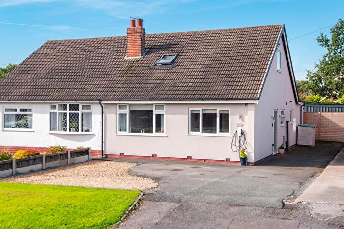 4 Bedroom Semi-Detached Bungalow For Sale In Liverpool Old Road, Walmer Bridge, Preston, PR4