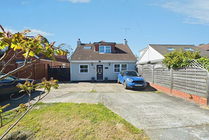4 Bedroom Bungalow For Sale In North Road, Havering-Atte-Bower, Romford, RM4