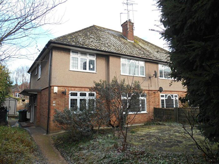 2 Bedroom Maisonette To Rent In Hempstead Road, Watford, Hertfordshire, WD17