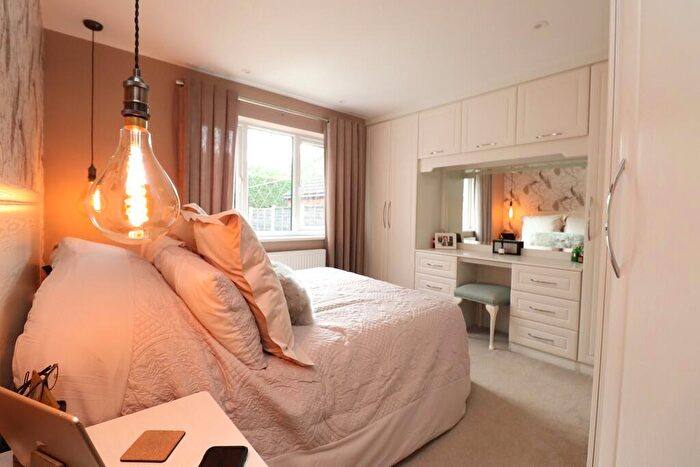 2 Bedroom Detached Bungalow For Sale In Billingley Drive, Thurnscoe, S63