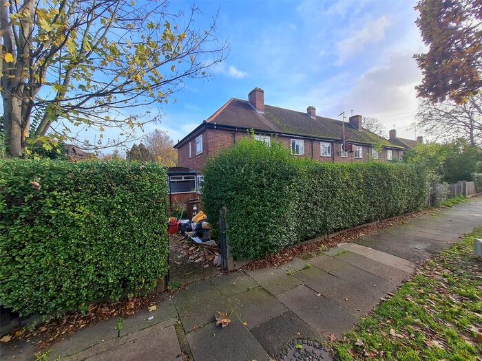 4 Bedroom End Of Terrace House To Rent In Claypond Avenue, South Ealing, London, TW8