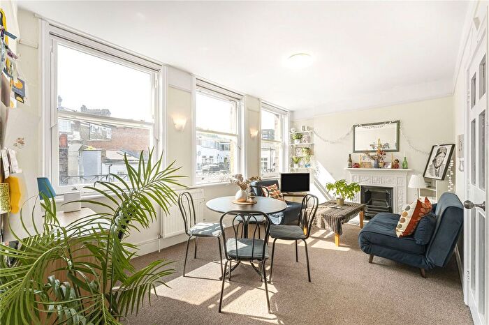 2 Bedroom Flat To Rent In Vine Hill, London, EC1R
