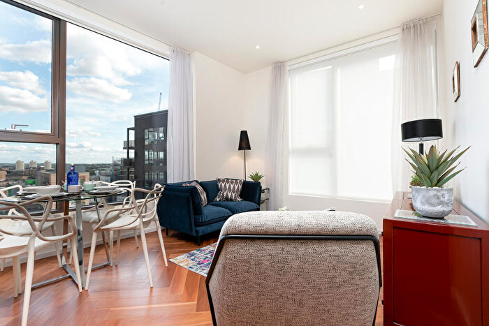 2 Bedroom Flat To Rent In Ambassador Building, New Union Square, Nine Elms, SW11