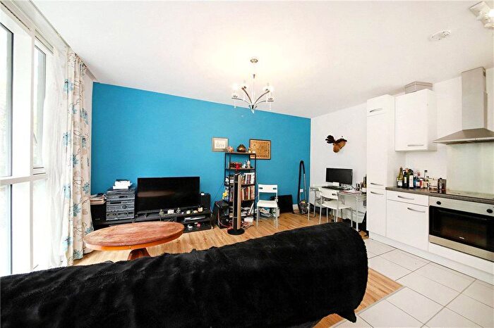 1 Bedroom Flat To Rent In Goodman Street, Aldgate, London, E1