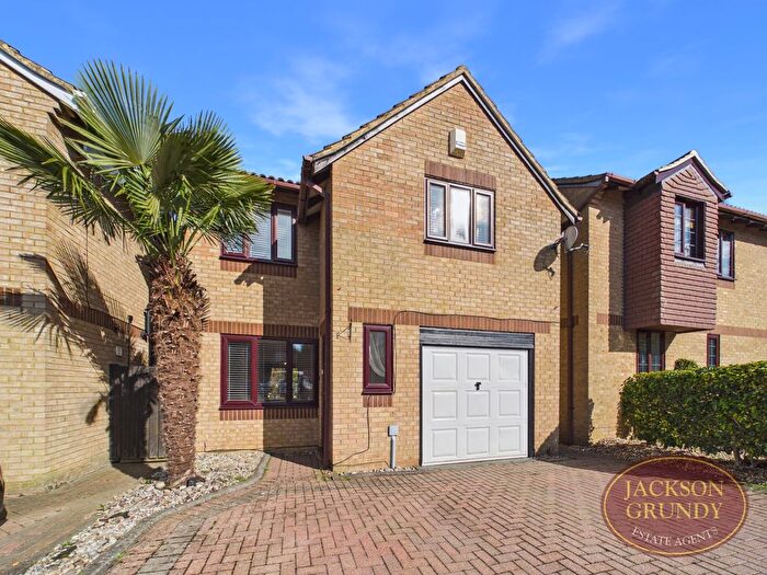 3 Bedroom Detached House For Sale In Provence Court, Duston, NN5