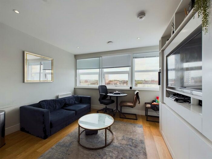 Apartment To Rent In Springfield Road, Chelmsford, CM2