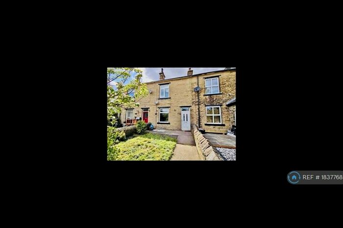 2 Bedroom Semi-Detached House To Rent In Shelf Hall Lane, Shelf, HX3