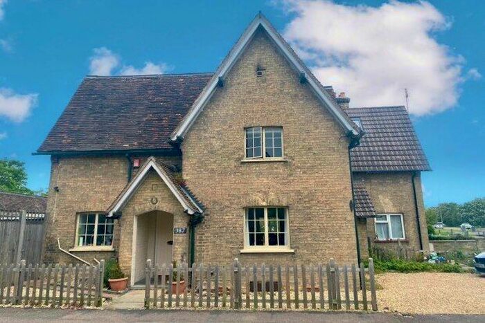 2 Bedroom Property To Rent In Goldington Road, Bedford, MK41