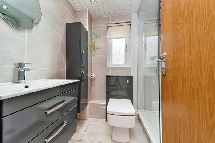 2 Bedroom Semi-Detached House For Sale In Ritchie Park, Johnstone, PA5