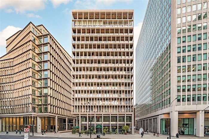 2 Bedroom Flat For Sale In Kings Gate Walk, Westminster, SW1E