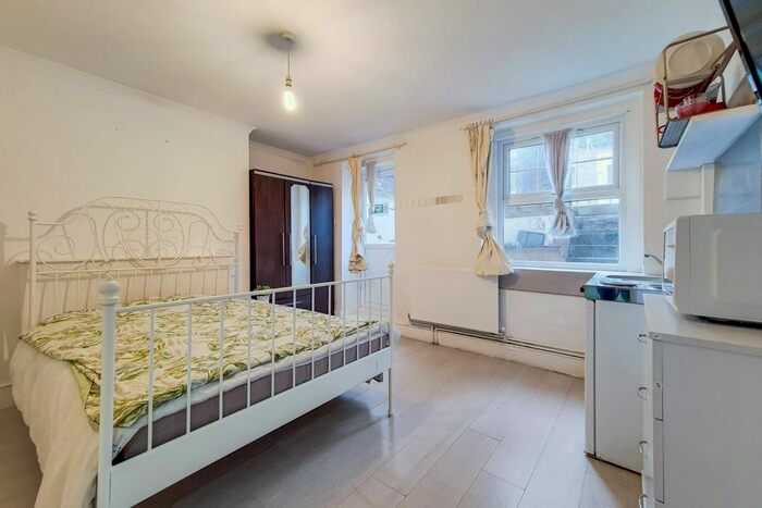 Studio To Rent In Kyverdale Road, Stoke Newington, London, N16