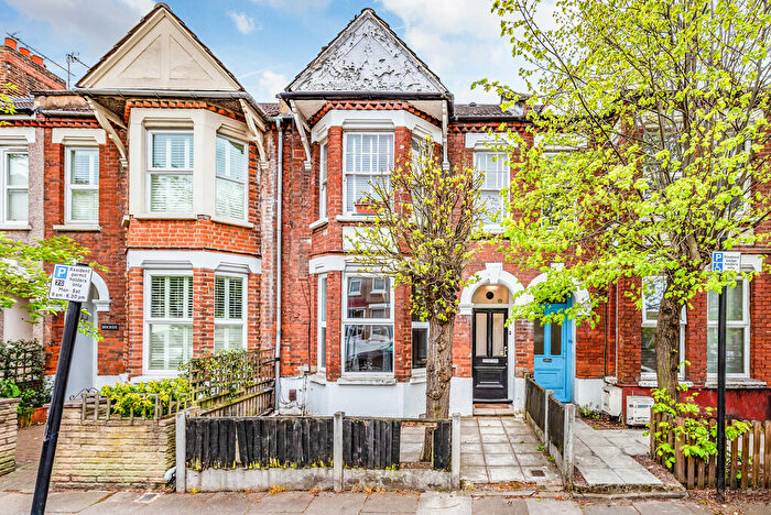 2 Bedroom Flat For Sale In Springfield Road, London, N15