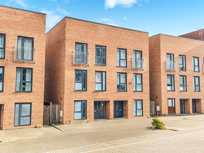 4 Bedroom Semi-Detached House For Sale In Henrietta Way, Campbell Park, Milton Keynes, MK9