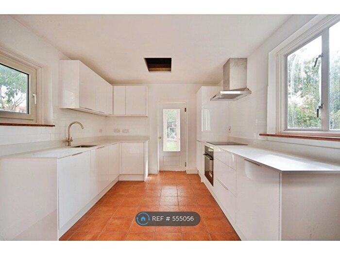 2 Bedroom Flat To Rent In Alexandra Road, London, N8