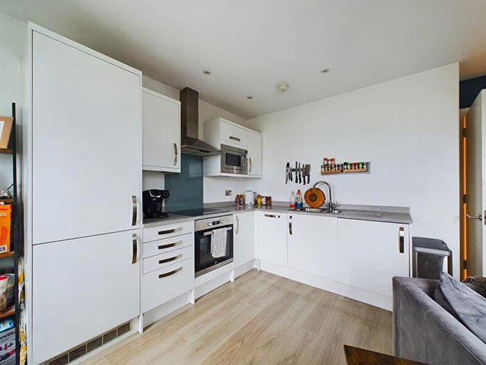 1 Bedroom Flat For Sale In Eastern Avenue, Gloucester, GL4