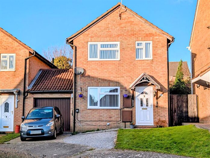 3 Bedroom Link Detached House For Sale In Puzzle Close, Bream, Lydney, GL15