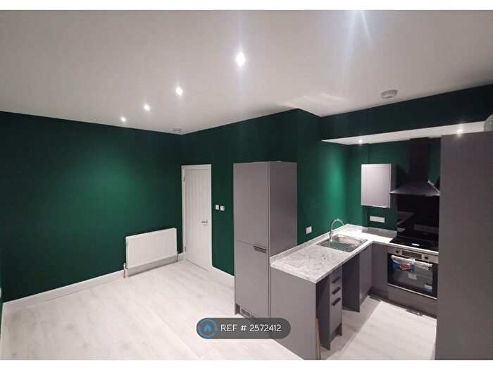 1 Bedroom Flat To Rent In Strathmartine Road, Dundee, DD3