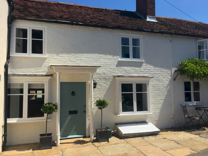 2 Bedroom Terraced House For Sale In West Street, Hambledon, PO7