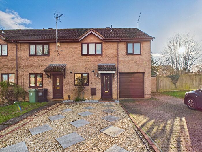 3 Bedroom End Terrace House For Sale In Coldray Close, Gloucester, Gloucestershire, GL1
