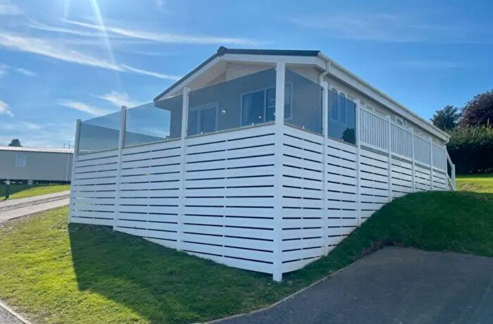 2 Bedroom Mobile/park Home For Sale In Polperro Road, Looe, PL13