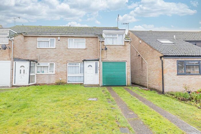 3 Bedroom Semi Detached House For Sale In Field Avenue, Canterbury, CT1