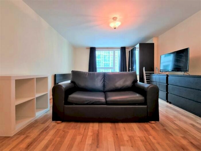 Studio To Rent In Wandsworth Road, London, SW8