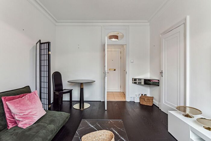 1 Bedroom Flat To Rent In Hallam Street, Fitzrovia, W1W