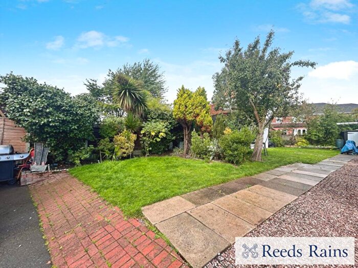 2 Bedroom Semi-Detached House For Sale In The Mead, Salford, Greater Manchester, M5