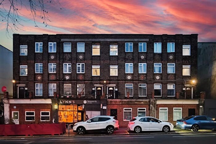 2 Bedroom Flat For Sale In Wood Street, London, E17