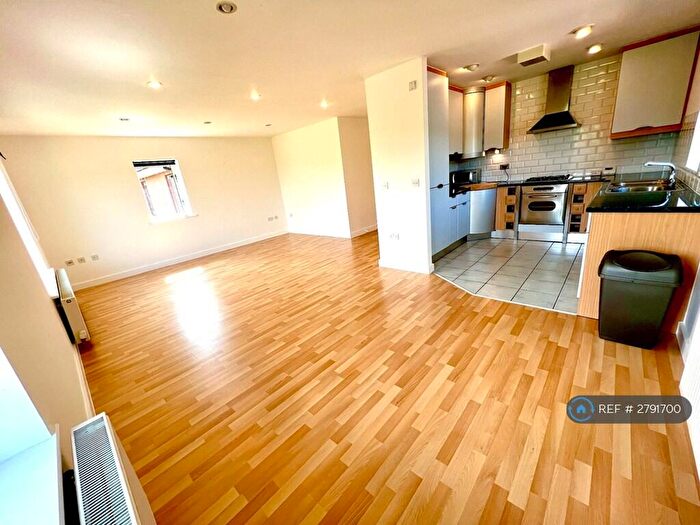 2 Bedroom Flat To Rent In Hopkinson Court, Chester, CH1