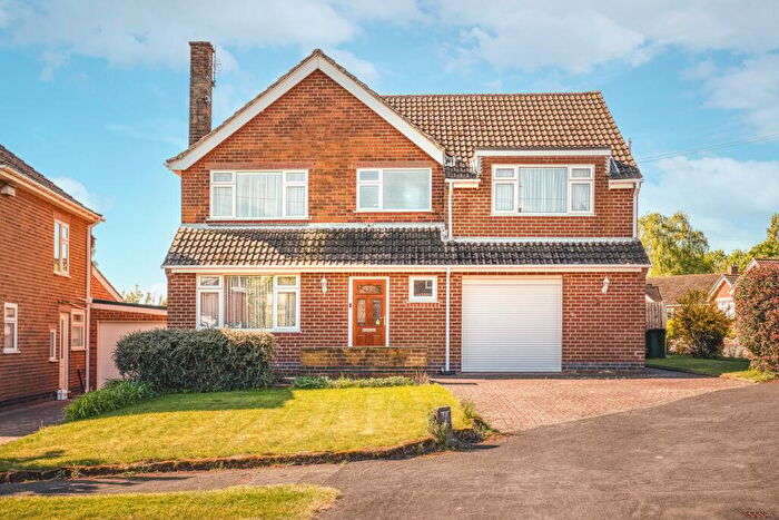 5 Bedroom Detached House For Sale In Moorfield Road, Holbrook, Belper, DE56