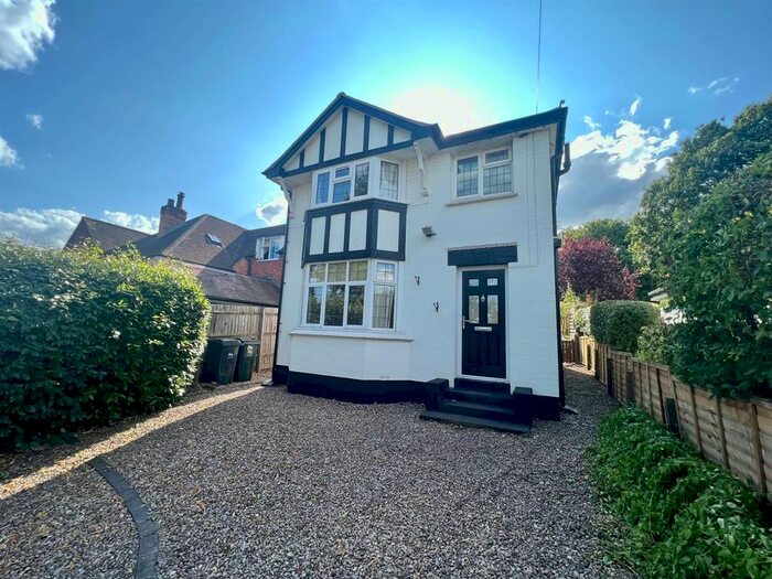 3 Bedroom Detached House To Rent In St. Andrews Road, Malvern, WR14