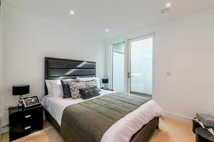 2 Bedroom Flat To Rent In Camden Road, Camden Town, London, NW1