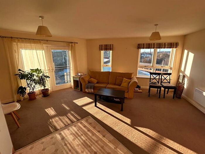 2 Bedroom Apartment To Rent In Boatmans Wharf, View Croft Road, Shipley, BD17