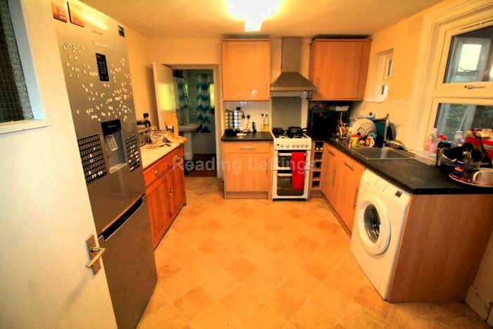 4 Bedroom Terraced House To Rent In Donnington Road, Reading, RG1