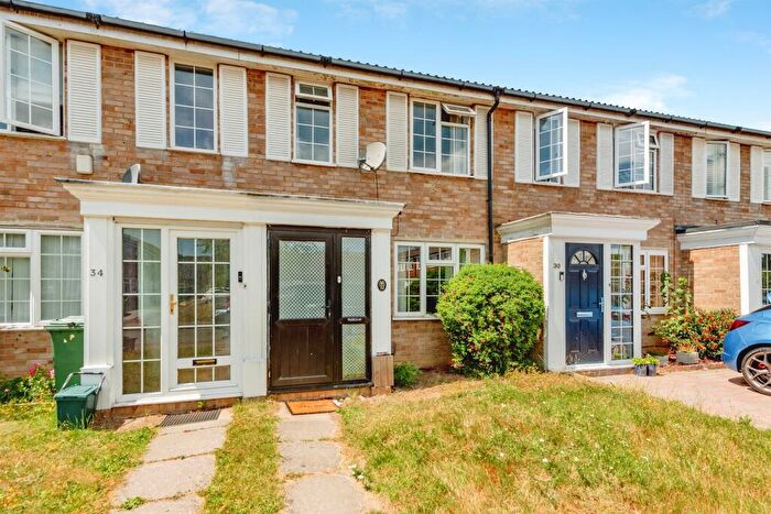 3 Bedroom Terraced House For Sale In Tanyard Way, Horley, RH6