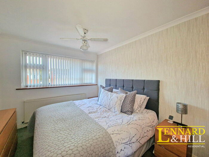3 Bedroom Terraced House For Sale In Hollowfield Avenue, Little Thurrock, Grays, RM17