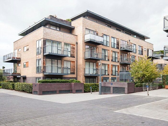 2 Bedroom Flat To Rent In Kingsley Walk, Cambridge, Cambridgeshire, CB5