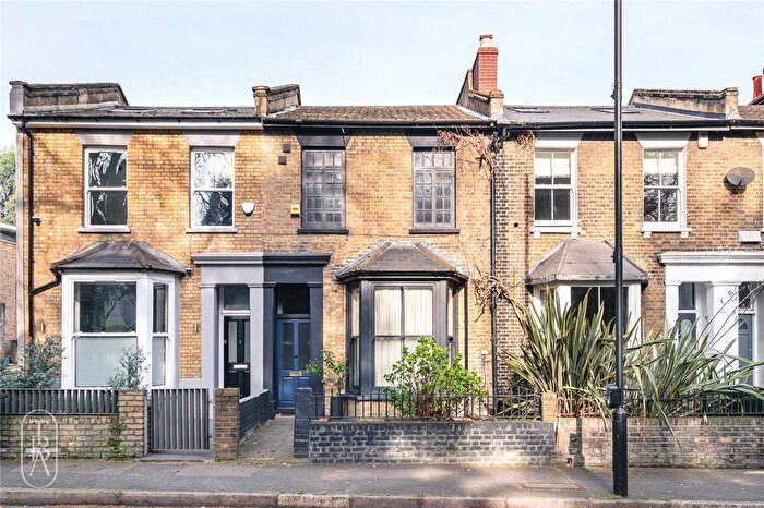 3 Bedroom Terraced House For Sale In Victoria Park Road, London, E9