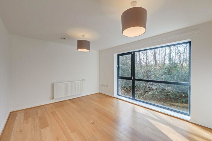 2 Bedroom Flat For Sale In Chiltonian Mews, Hither Green, SE13