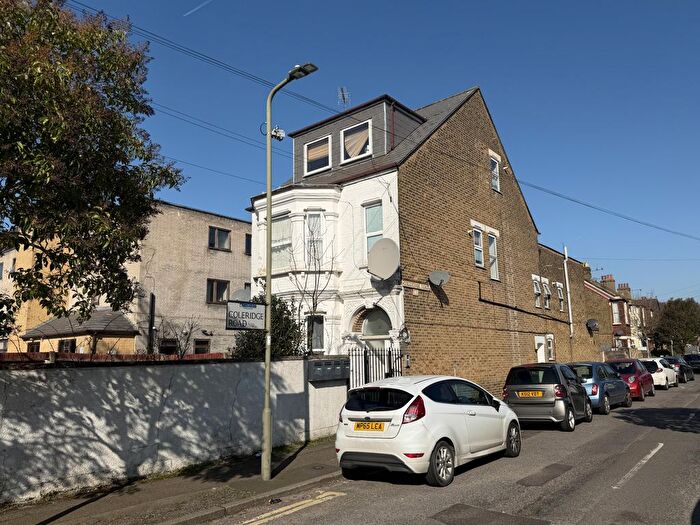 1 Bedroom Flat For Sale In Flat, Nether Street, Finchley, London, N12