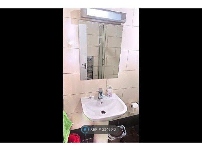 1 Bedroom Flat To Rent In Bethnal Green Road, London, E2
