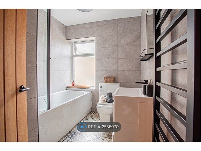 2 Bedroom End Of Terrace House To Rent In Lidget Street, Huddersfield, HD3