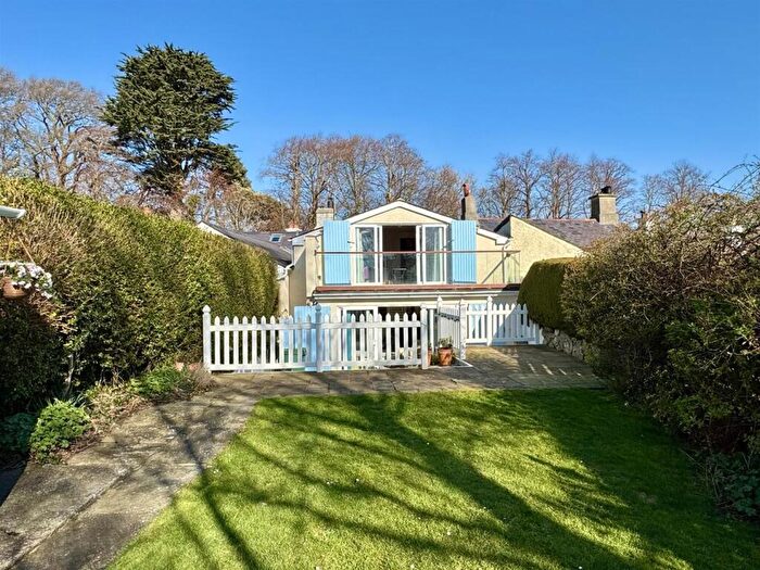 3 Bedroom Terraced House For Sale In Wexham Street, Beaumaris, LL58