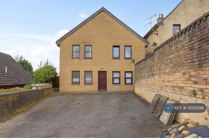 2 Bedroom Flat To Rent In Ashcroft House, Larbert, FK5