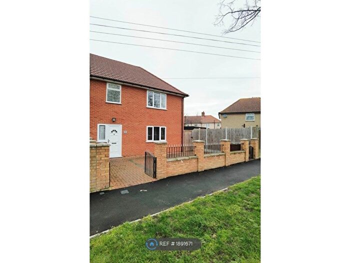 4 Bedroom End Of Terrace House To Rent In Heathway, Dagenham, RM9