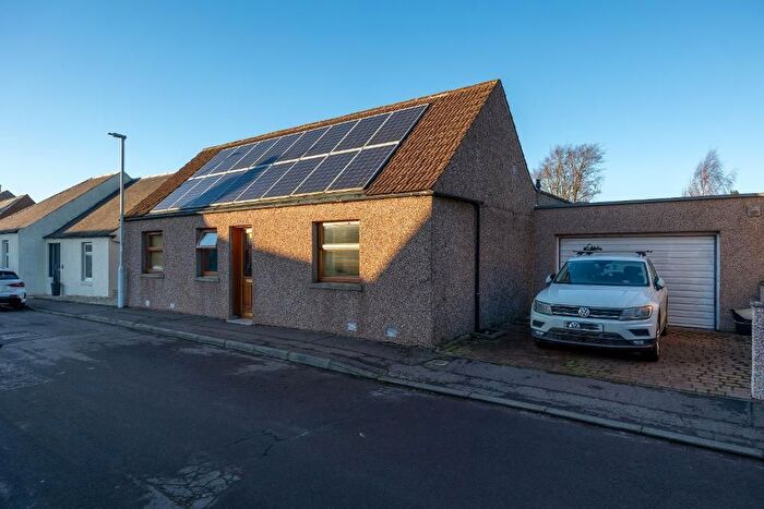 3 Bedroom Link Detached House For Sale In Cash Feus, Strathmiglo, KY14