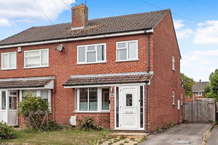 3 Bedroom Semi-detached House For Sale In Beech Avenue, Drakes Broughton, Pershore, Worcestershire., WR10
