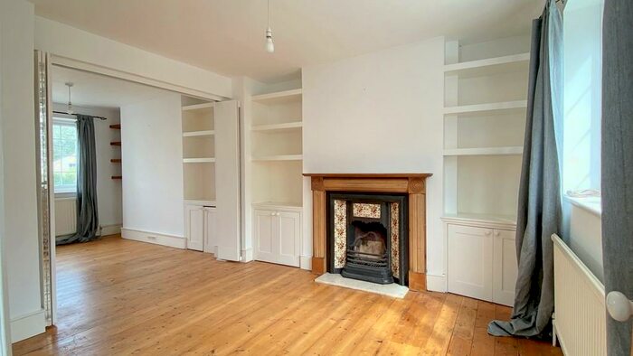 2 Bedroom Terraced House To Rent In Hanover Street - Video Tour, BN2