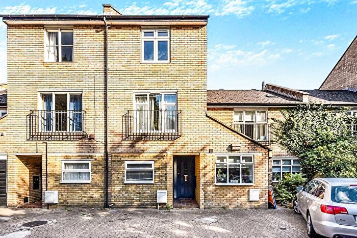 4 Bedroom Terraced House To Rent In Melbourne Mews, Camberwell, London, SW9